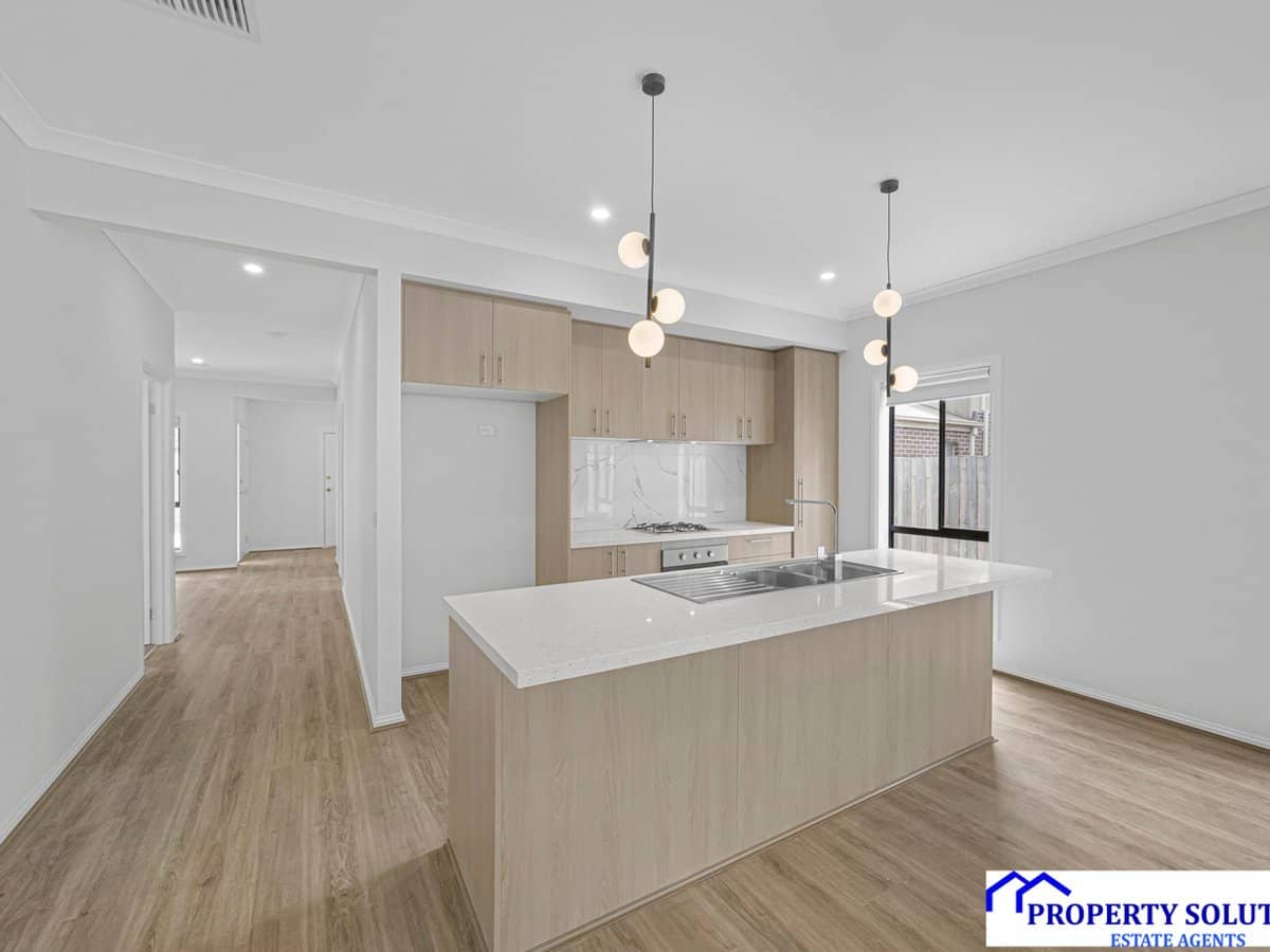 18 James Street, PAKENHAM - Thumbnail 5