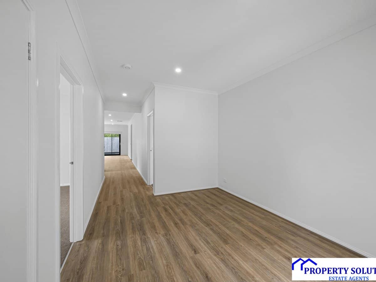 18 James Street, PAKENHAM - Thumbnail 13