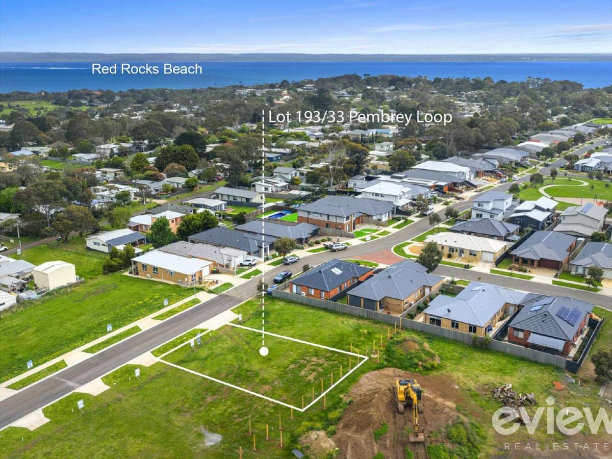 33 Pembrey Loop, COWES - Thumbnail 1