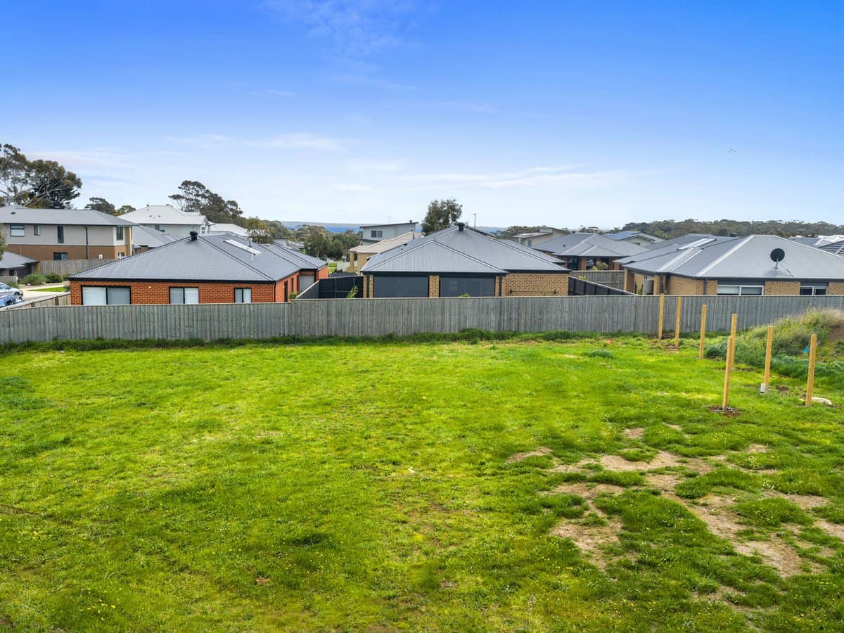 33 Pembrey Loop, COWES - Thumbnail 5