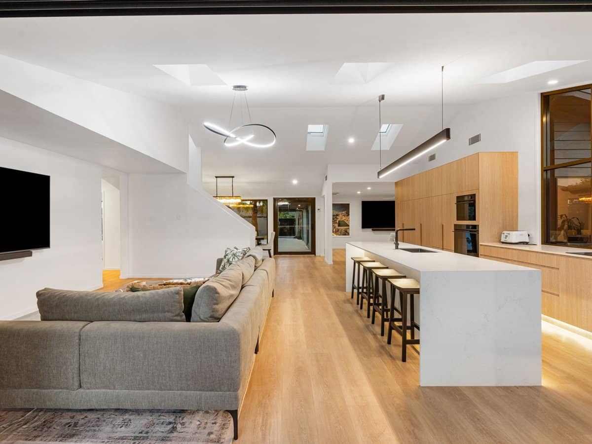 6 Huon Street, Broadbeach Waters - Thumbnail 8