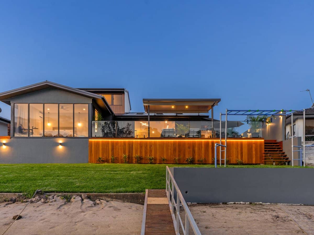 6 Huon Street, Broadbeach Waters - Thumbnail 13