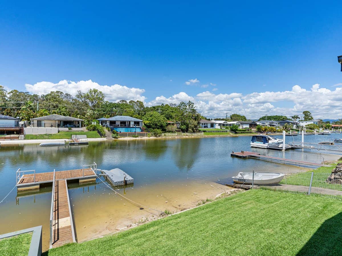 6 Huon Street, Broadbeach Waters - Thumbnail 14