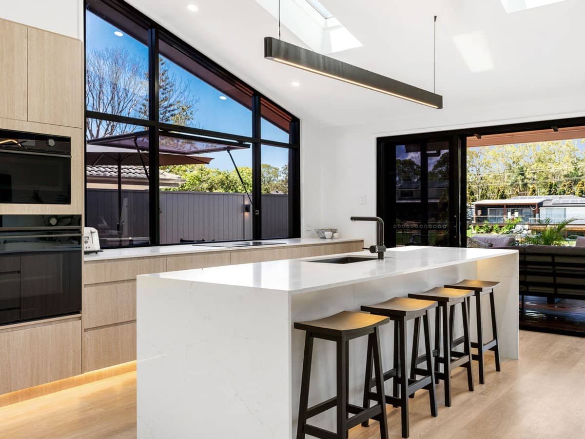 6 Huon Street, Broadbeach Waters - Thumbnail 15