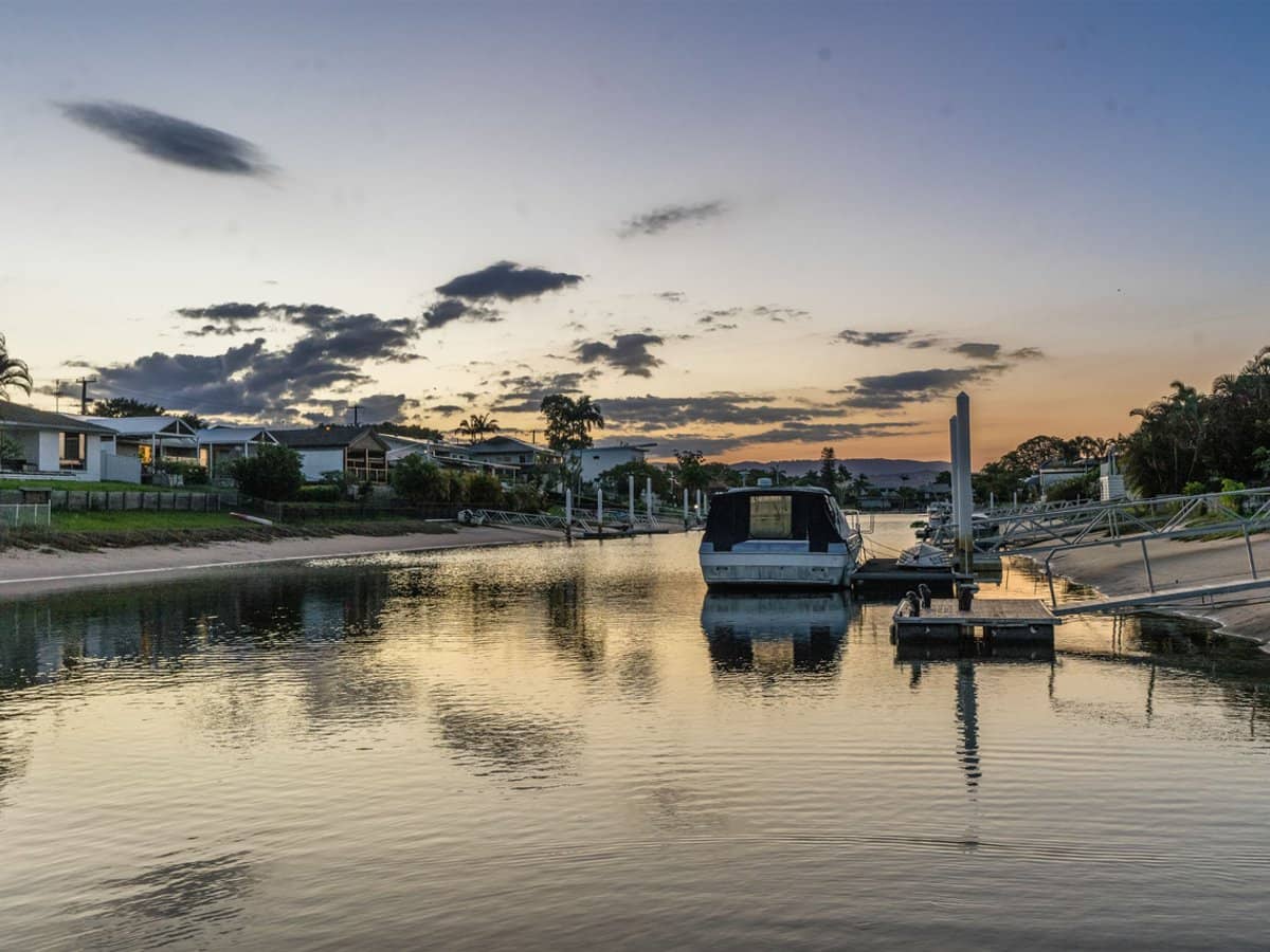 6 Huon Street, Broadbeach Waters - Thumbnail 24