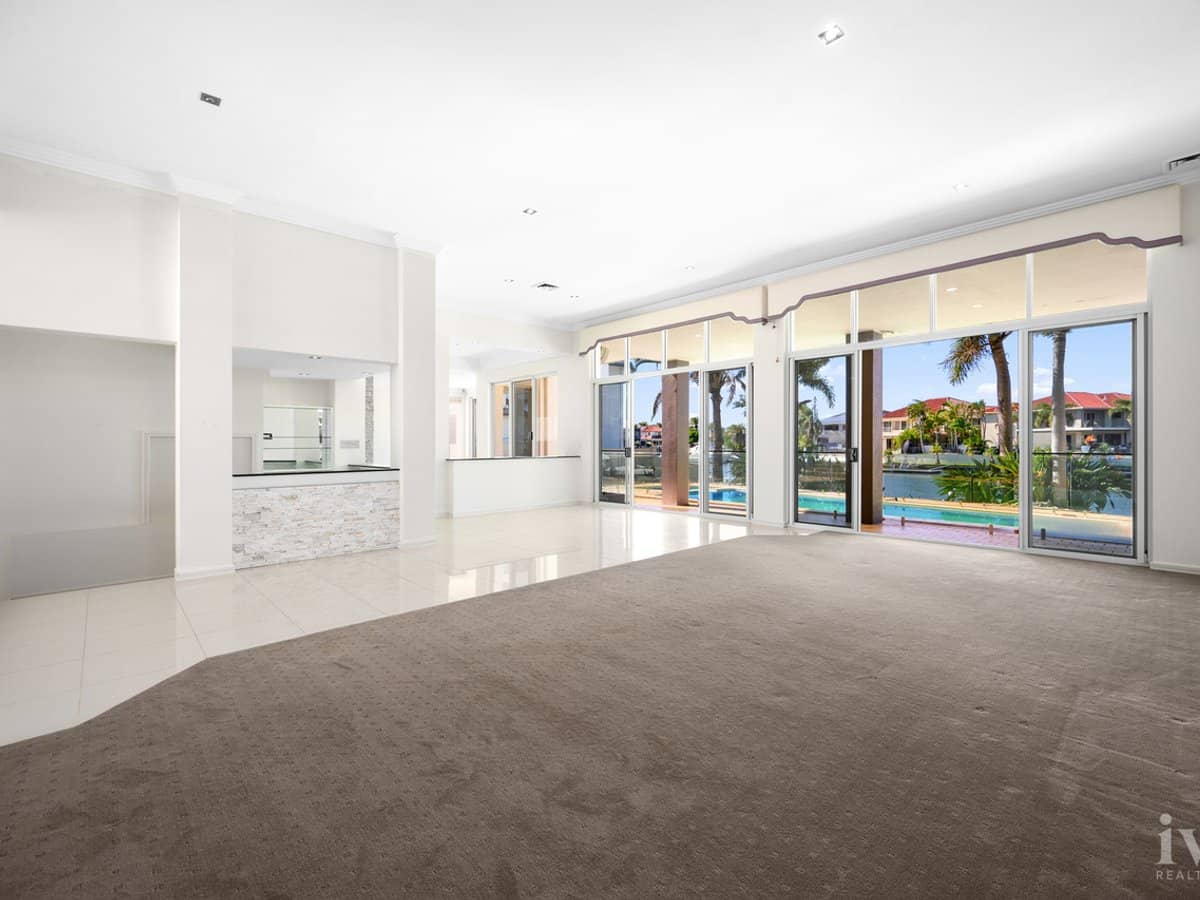 11 Excalibur Court, Sovereign Islands - Thumbnail 6