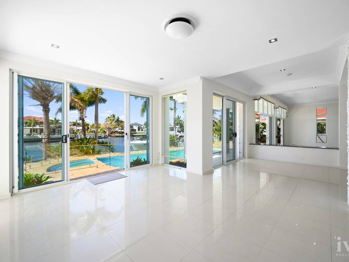 11 Excalibur Court, Sovereign Islands - Thumbnail 9