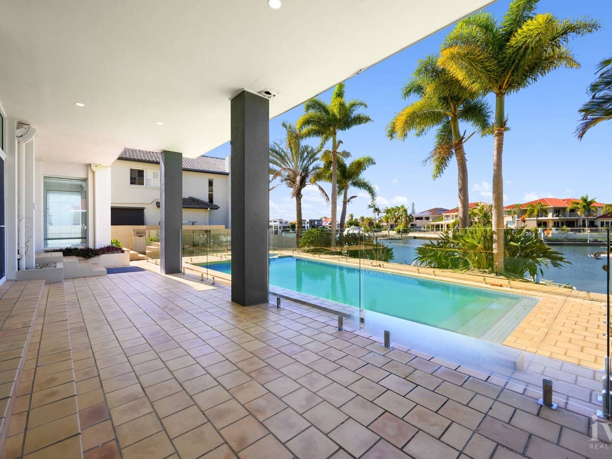 11 Excalibur Court, Sovereign Islands - Thumbnail 10