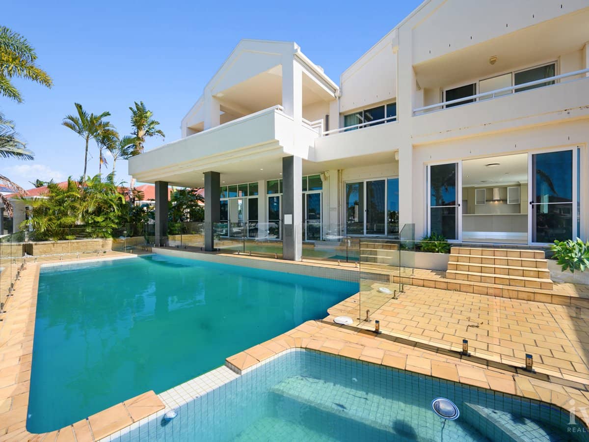 11 Excalibur Court, Sovereign Islands - Thumbnail 11