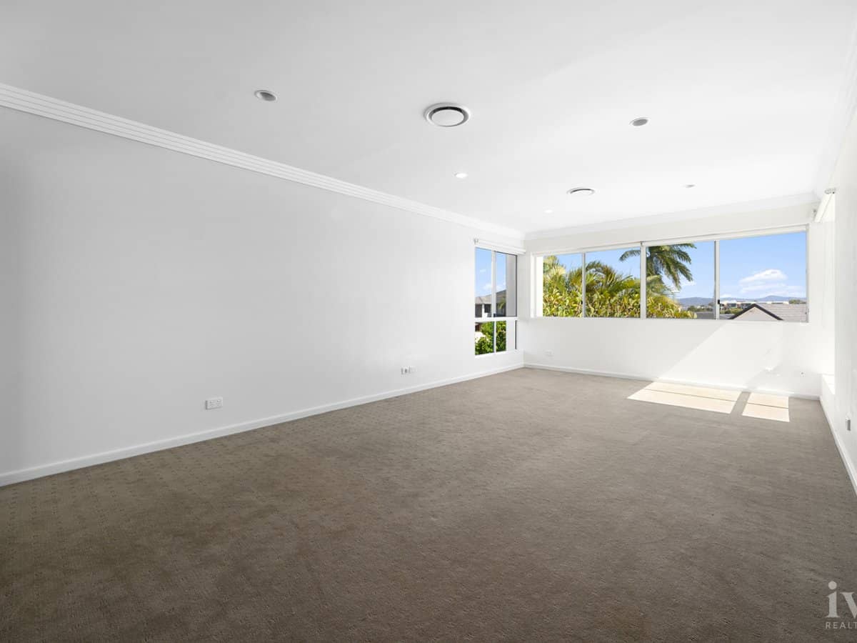 11 Excalibur Court, Sovereign Islands - Thumbnail 19