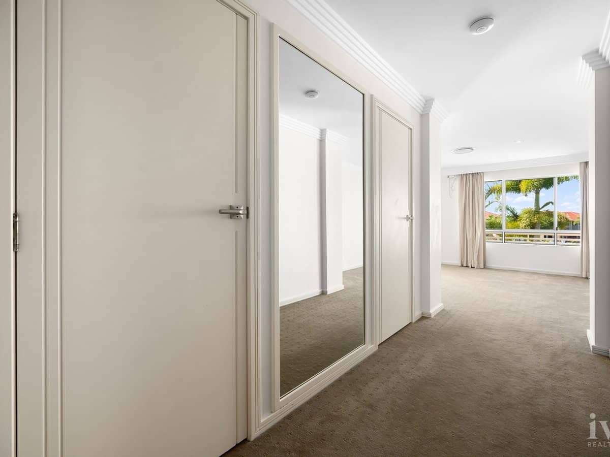 11 Excalibur Court, Sovereign Islands - Thumbnail 21