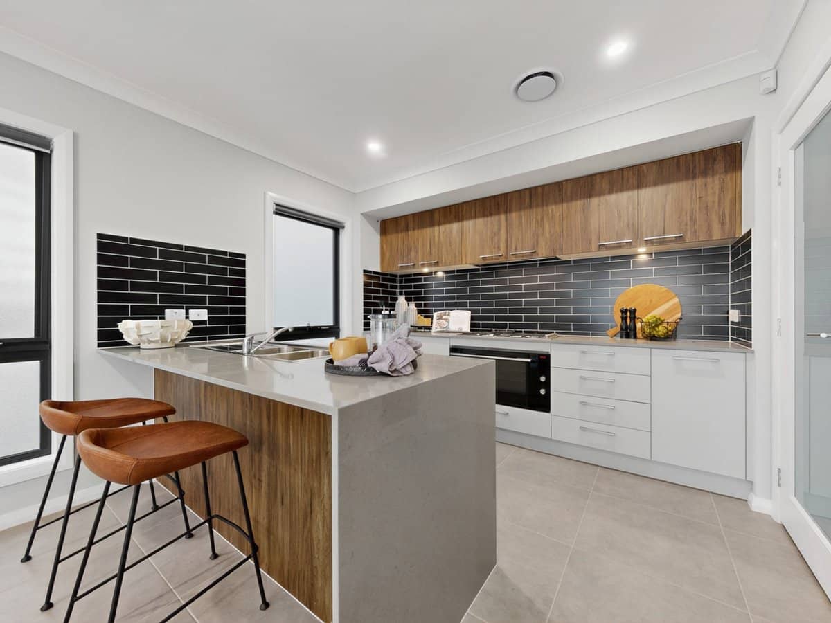 21 Jane Armytage Parade, MARSDEN PARK - Thumbnail 7