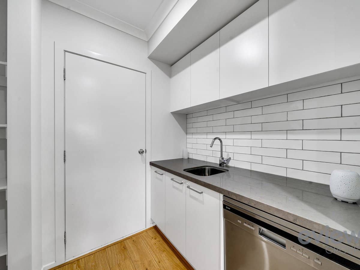 4 Wafer Road, MANOR LAKES - Thumbnail 7