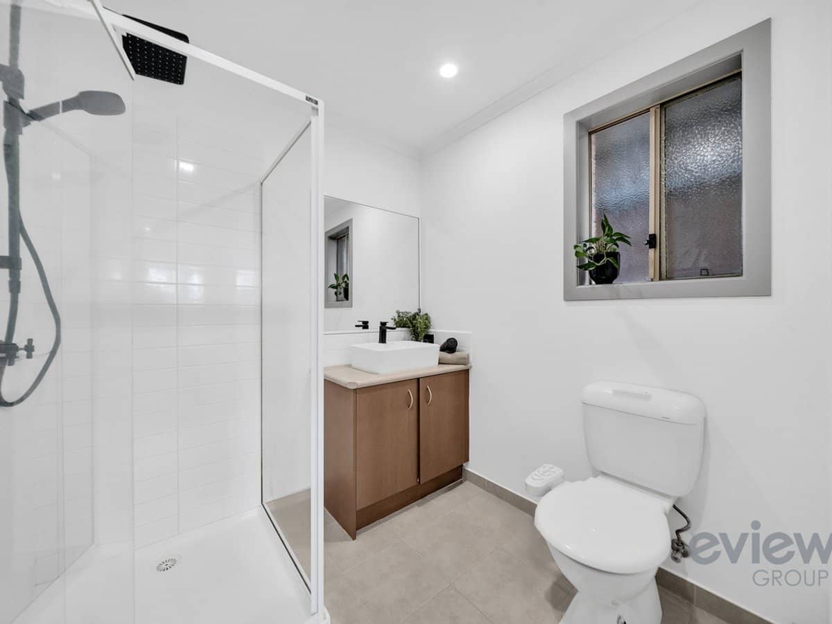 10 Yarraman Road, MANOR LAKES - Thumbnail 6