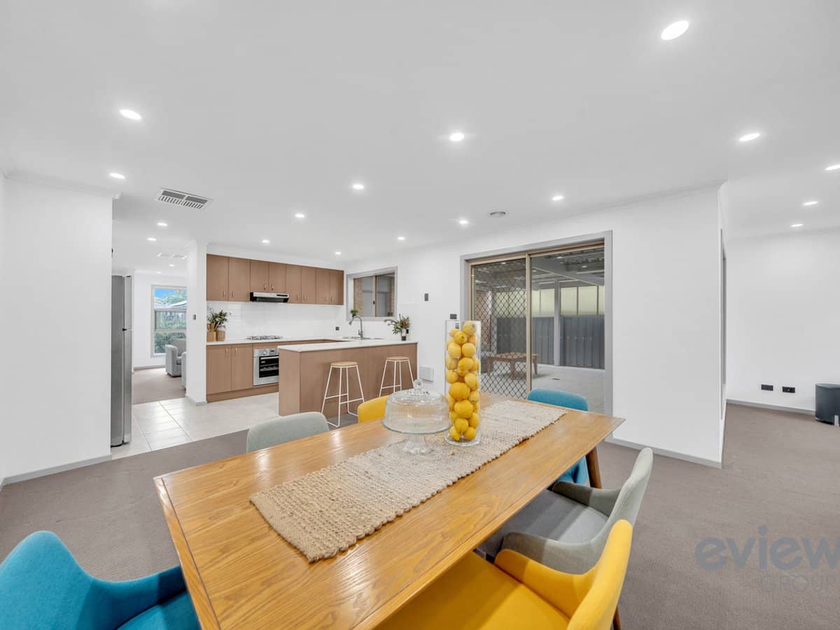 10 Yarraman Road, MANOR LAKES - Thumbnail 10