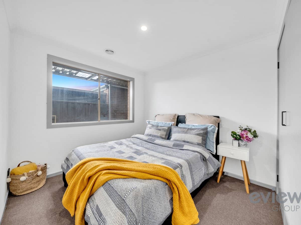 10 Yarraman Road, MANOR LAKES - Thumbnail 13