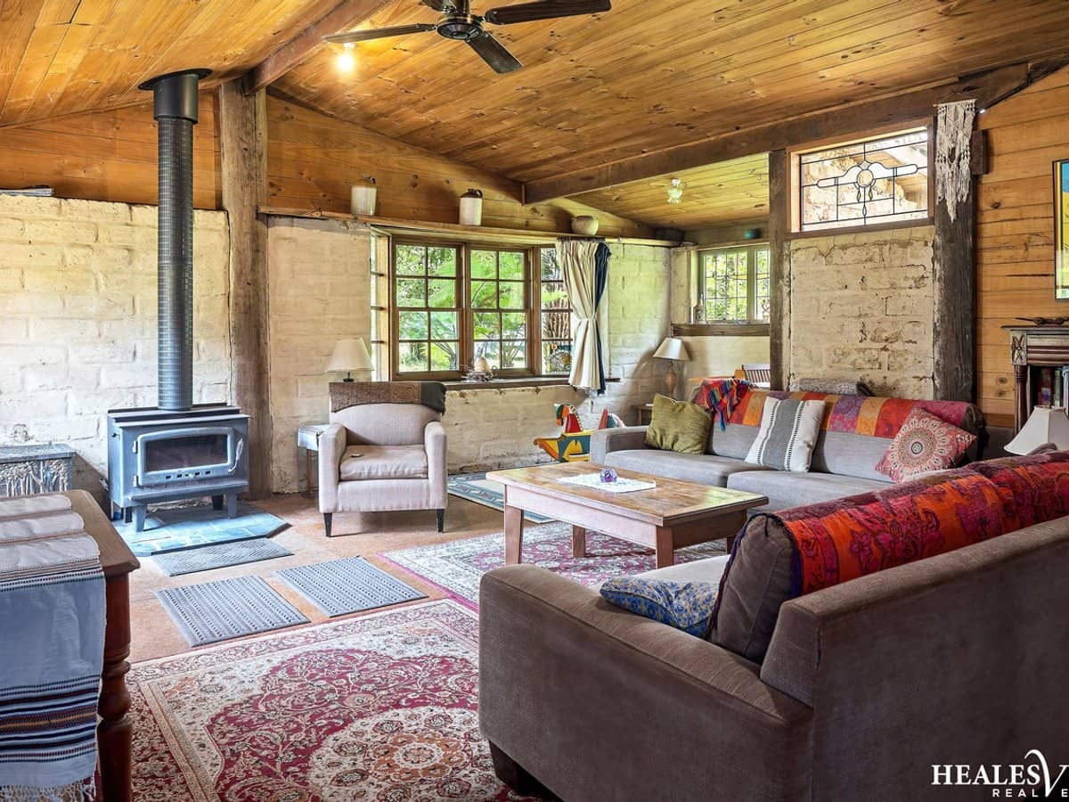 1394-1396 Healesville-Kinglake Road, TOOLANGI - Thumbnail 2