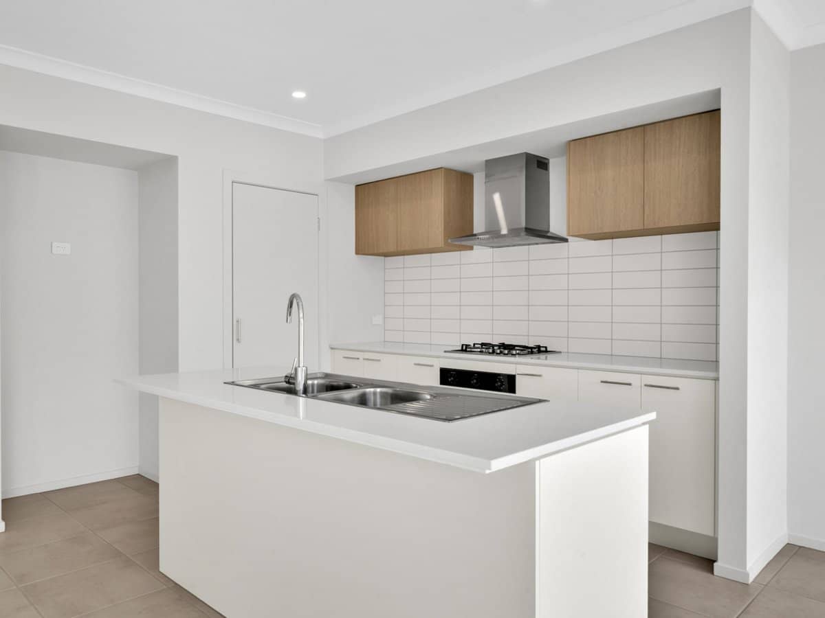 10 Leger Street, MANOR LAKES - Thumbnail 5