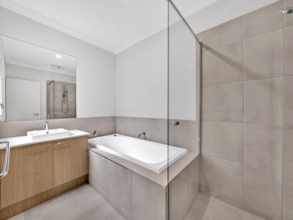 10 Leger Street, MANOR LAKES - Thumbnail 11