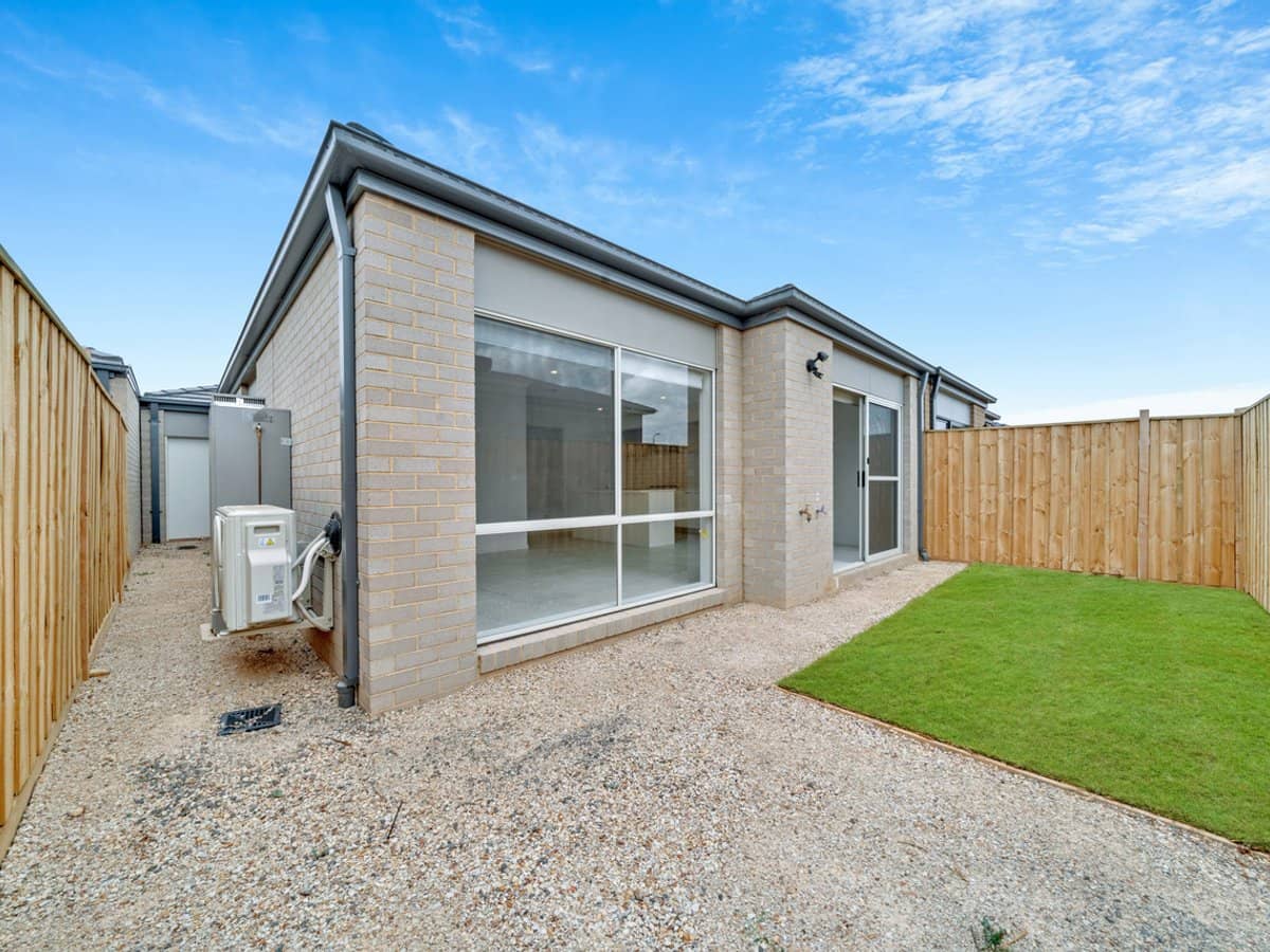 10 Leger Street, MANOR LAKES - Thumbnail 13