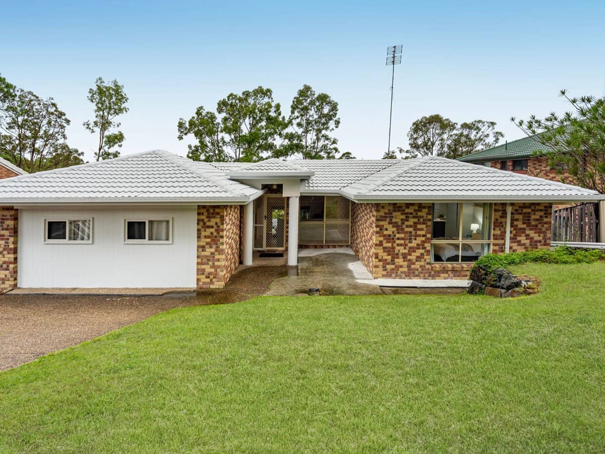 16 Bounty Way, PACIFIC PINES - Thumbnail 1