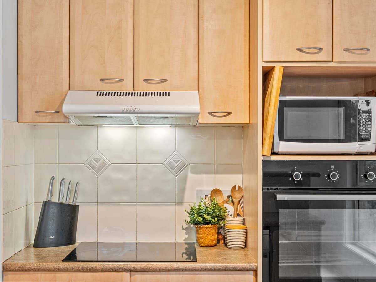 16 Bounty Way, PACIFIC PINES - Thumbnail 3