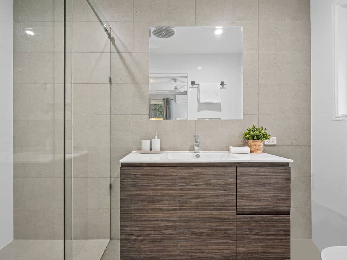 16 Bounty Way, PACIFIC PINES - Thumbnail 10