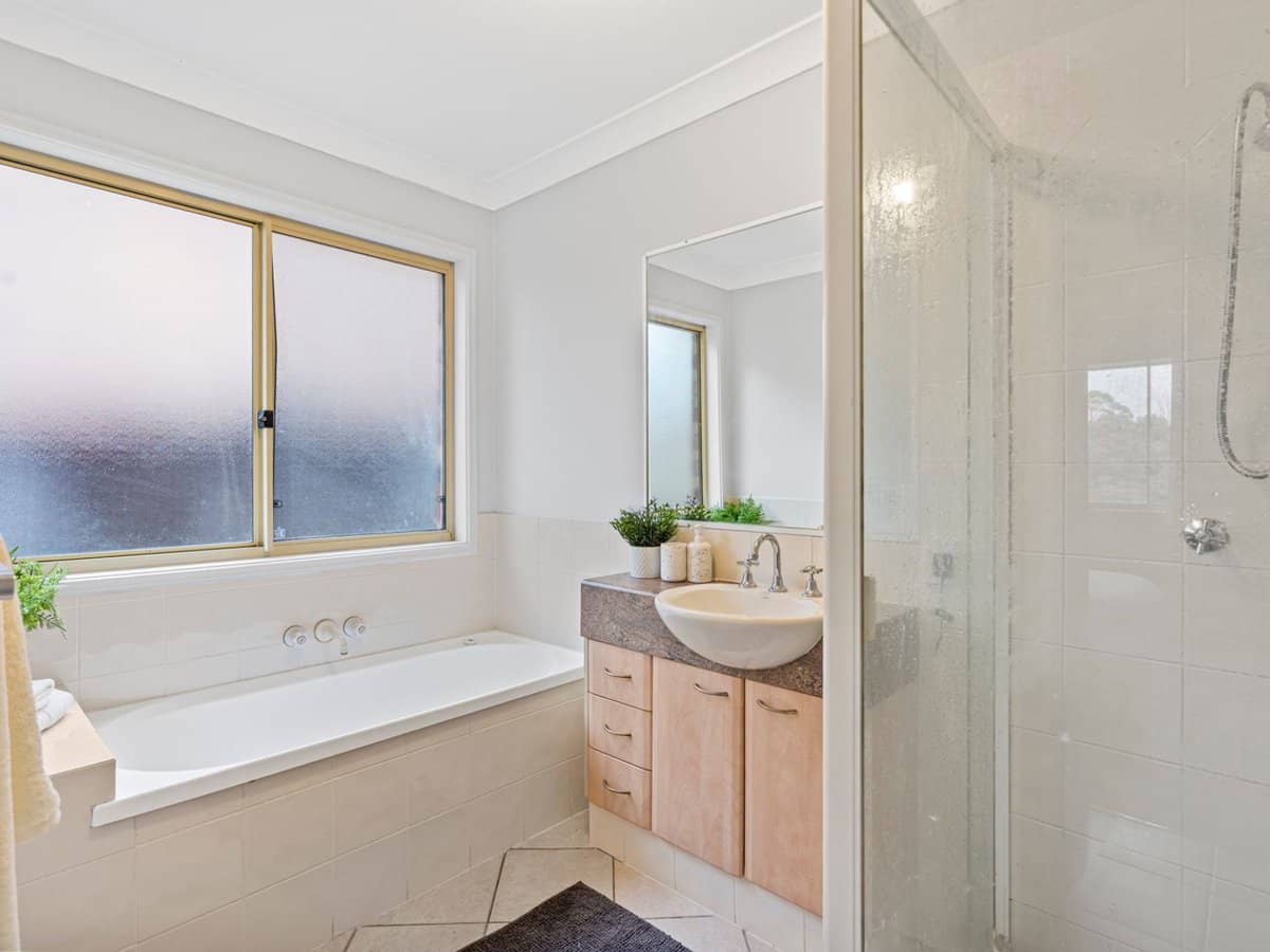 16 Bounty Way, PACIFIC PINES - Thumbnail 14