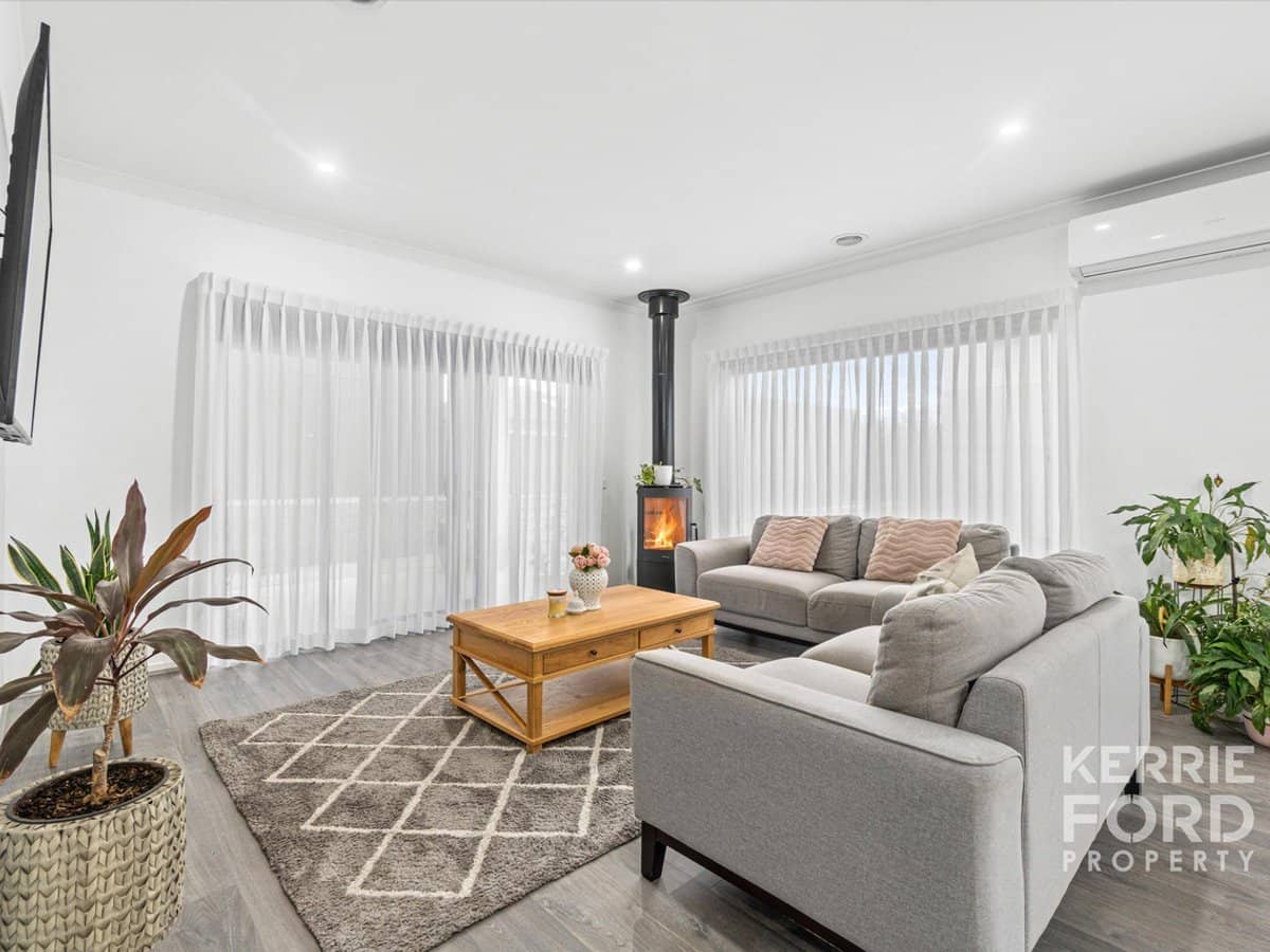 1 Rise Boulevard, TRARALGON - Thumbnail 3