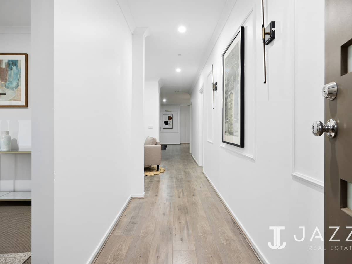 2 Shirley Court, POINT COOK - Thumbnail 3