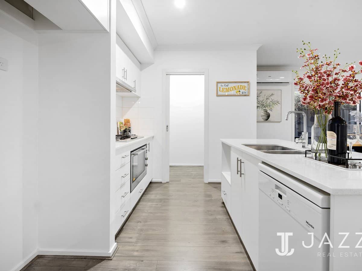 2 Shirley Court, POINT COOK - Thumbnail 12