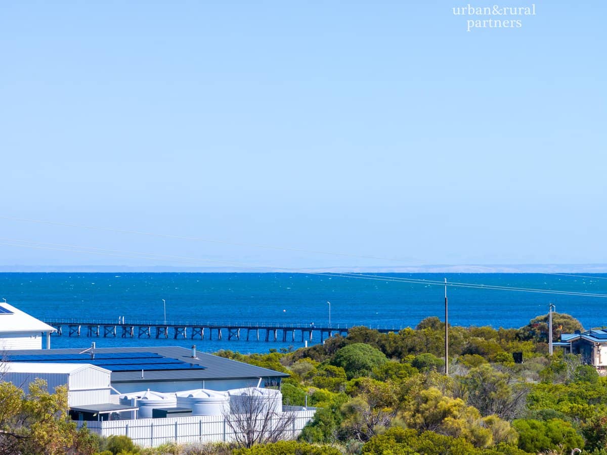 6 Peregrine Drive, MARION BAY - Thumbnail 1