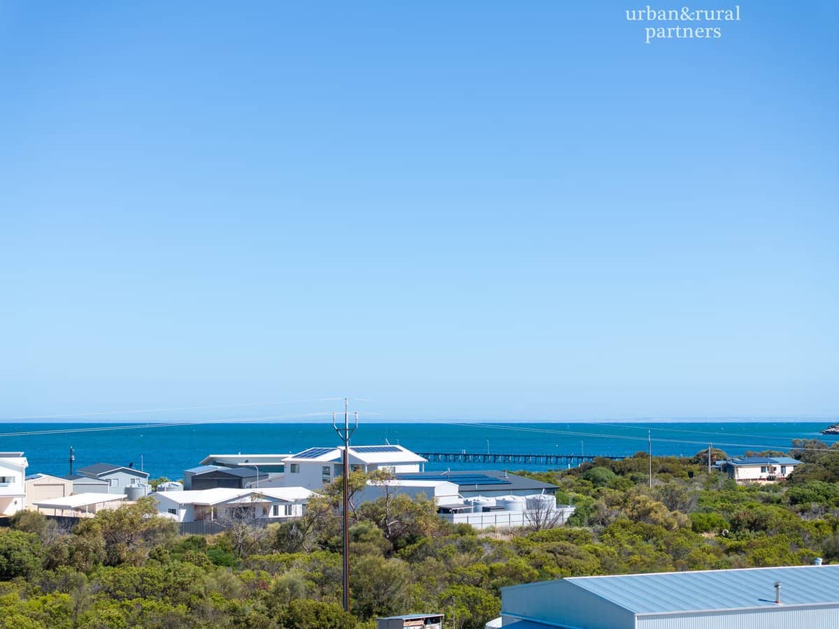 6 Peregrine Drive, MARION BAY - Thumbnail 4