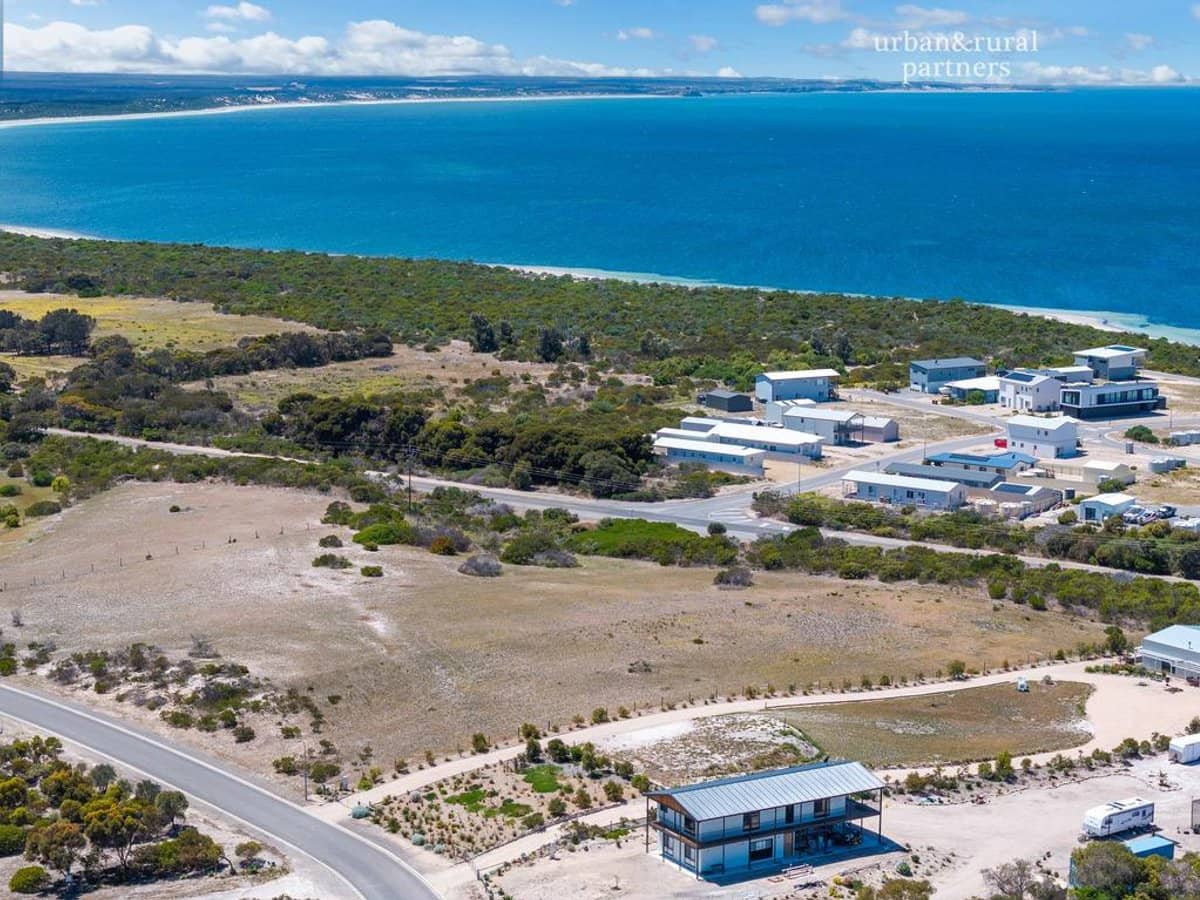 6 Peregrine Drive, MARION BAY - Thumbnail 7