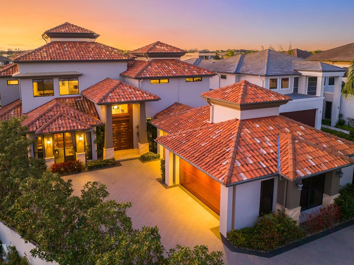 2204 Taromeo Court, Hope Island - Thumbnail 4