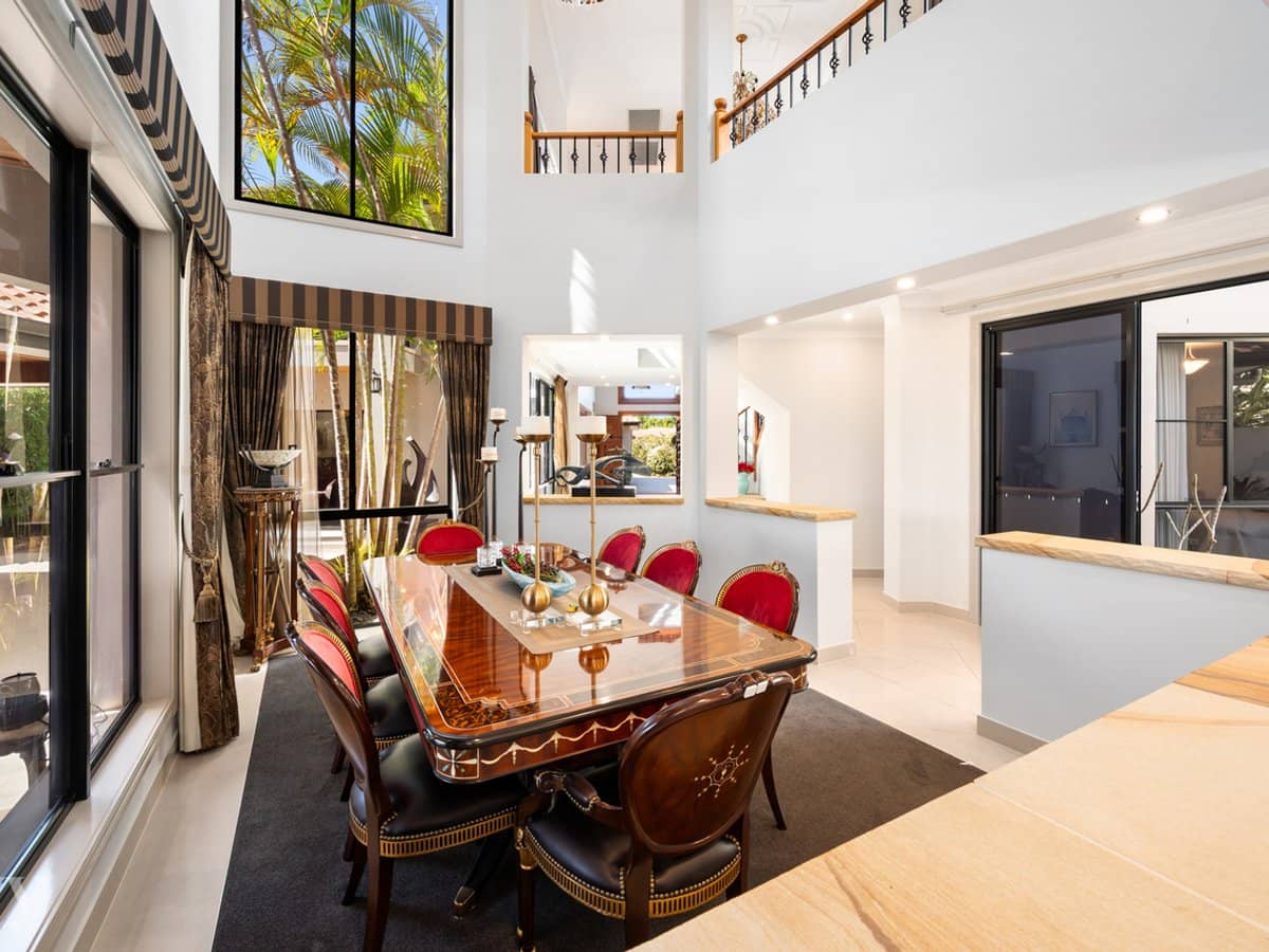 2204 Taromeo Court, Hope Island - Thumbnail 8