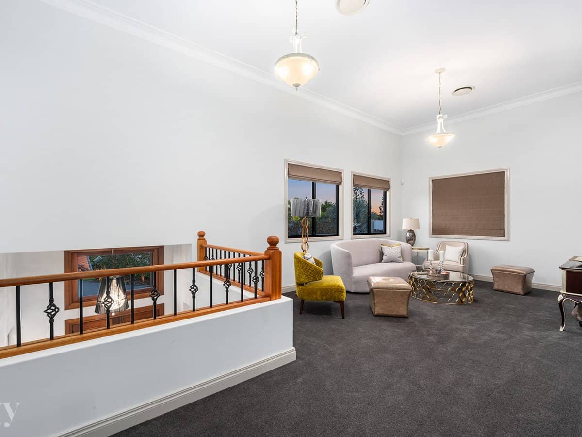 2204 Taromeo Court, Hope Island - Thumbnail 11