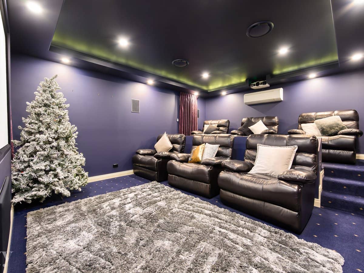 2204 Taromeo Court, Hope Island - Thumbnail 20