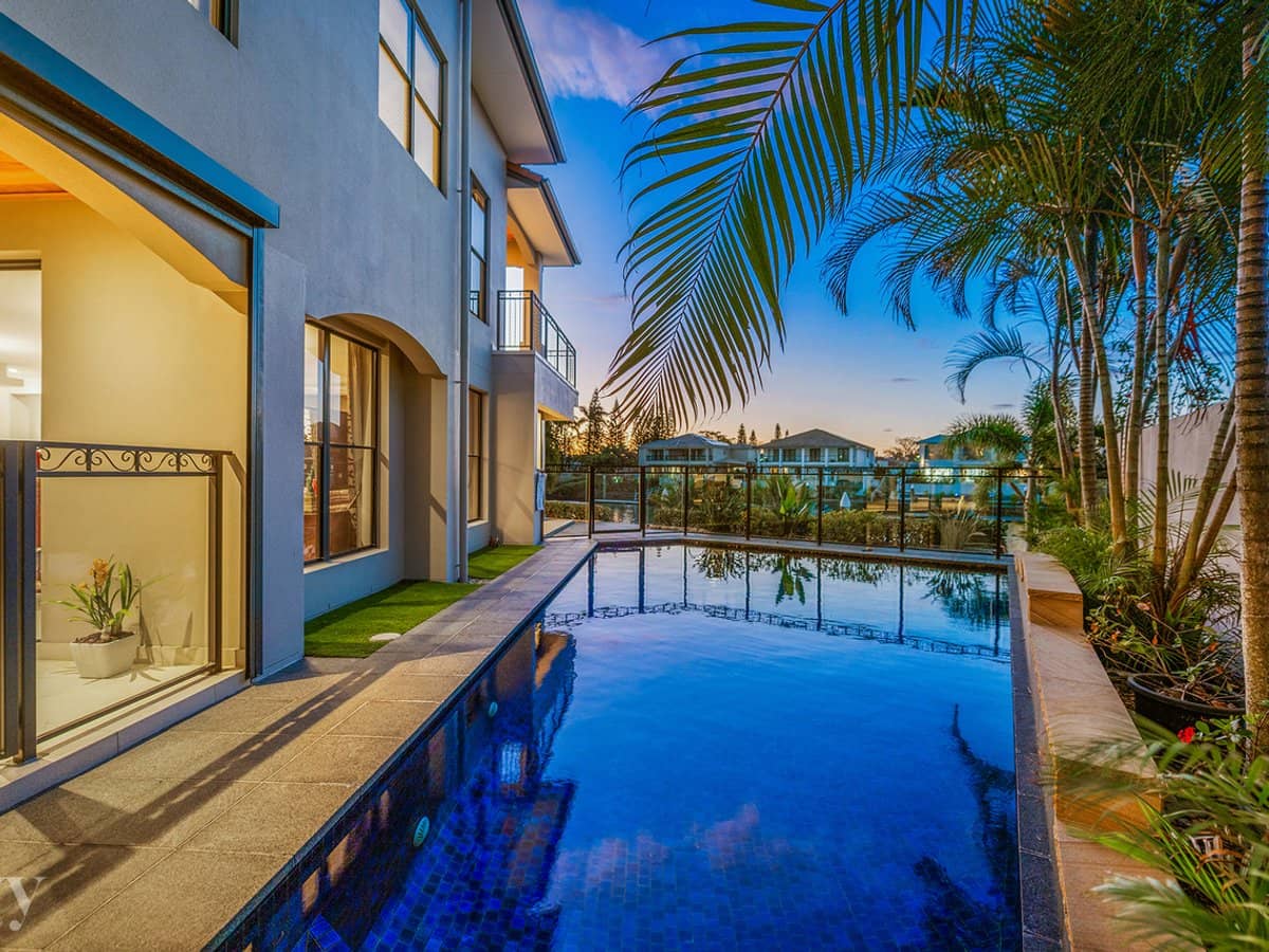 2204 Taromeo Court, Hope Island - Thumbnail 23