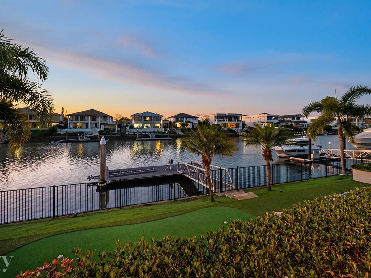 2204 Taromeo Court, Hope Island - Thumbnail 24