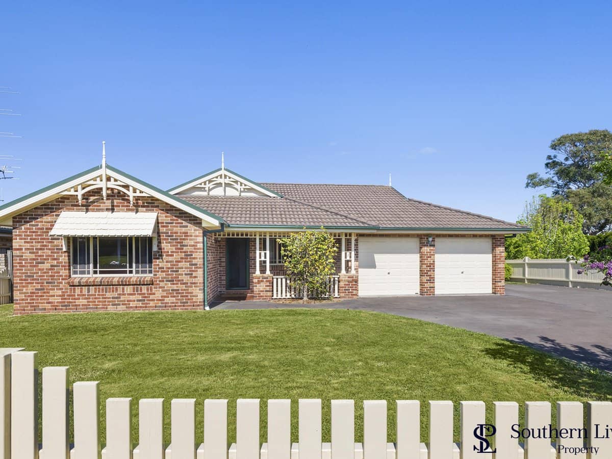 48 Glenquarry Crescent, BOWRAL - Thumbnail 2