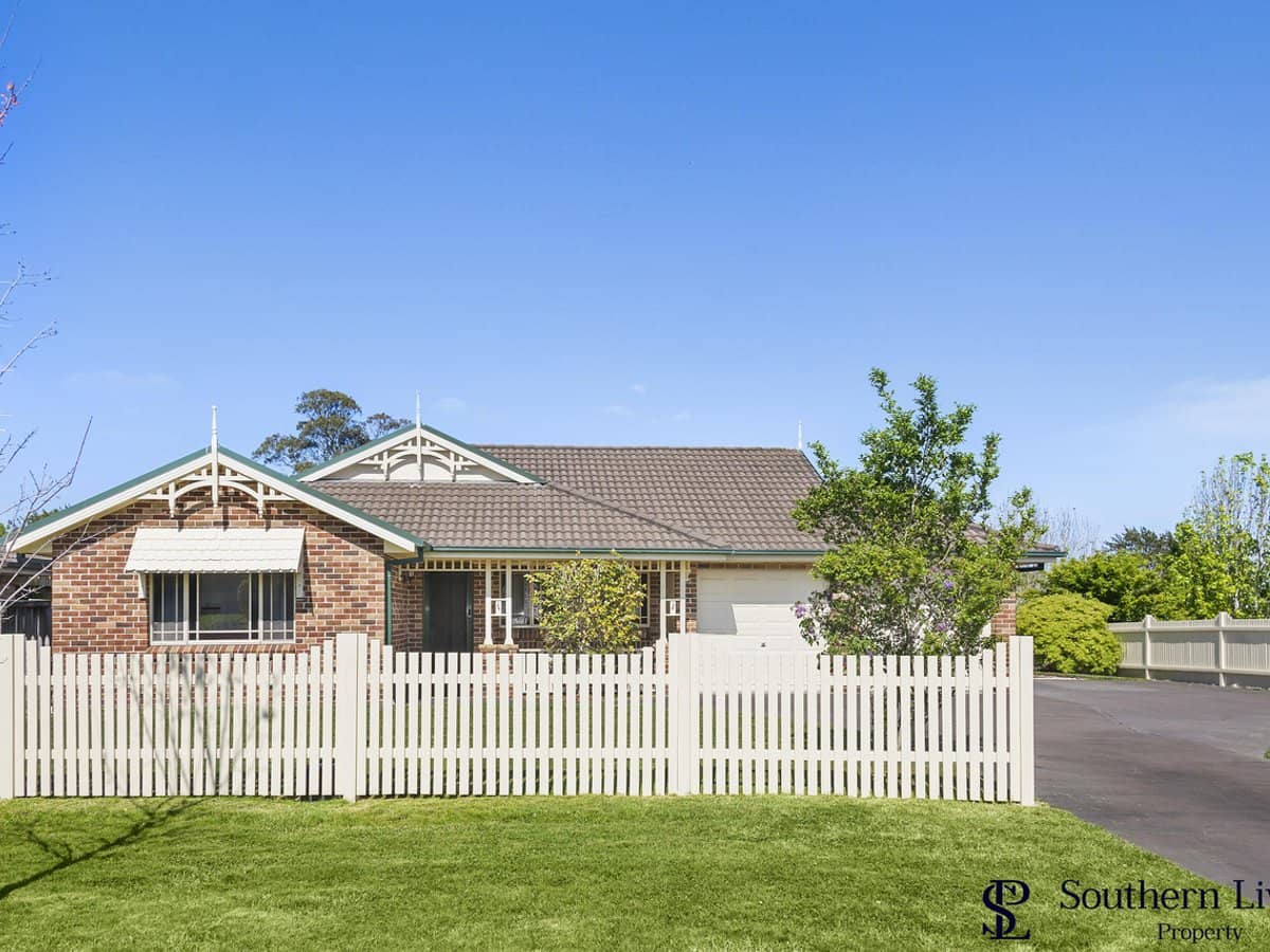 48 Glenquarry Crescent, BOWRAL - Thumbnail 3