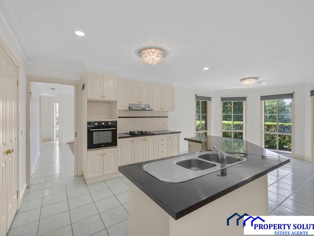 13 Treetop Court, NARRE WARREN SOUTH - Thumbnail 4