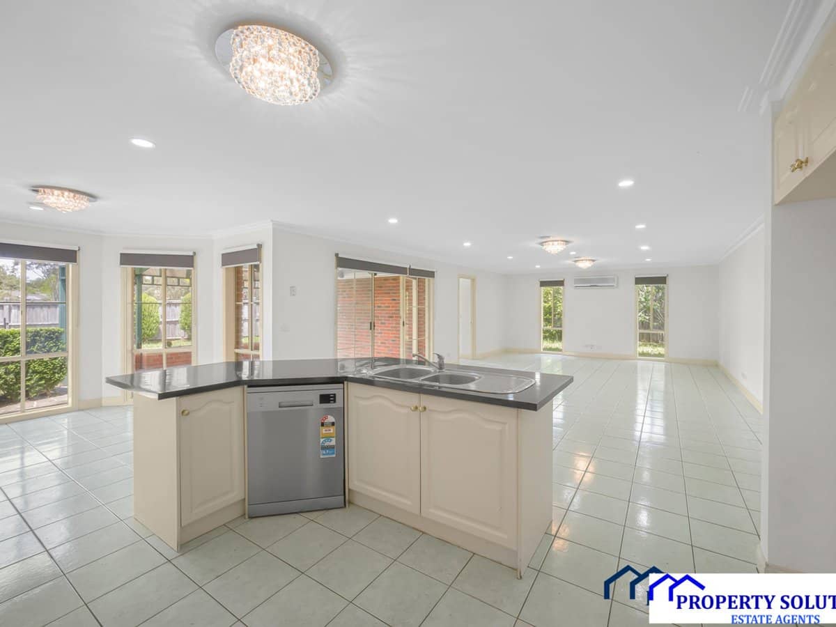 13 Treetop Court, NARRE WARREN SOUTH - Thumbnail 5