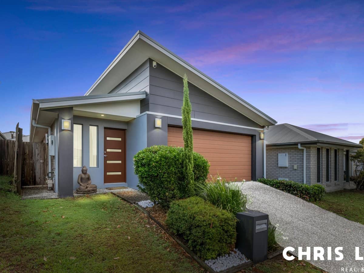 23 Sunstone Court, LOGAN RESERVE - Thumbnail 1