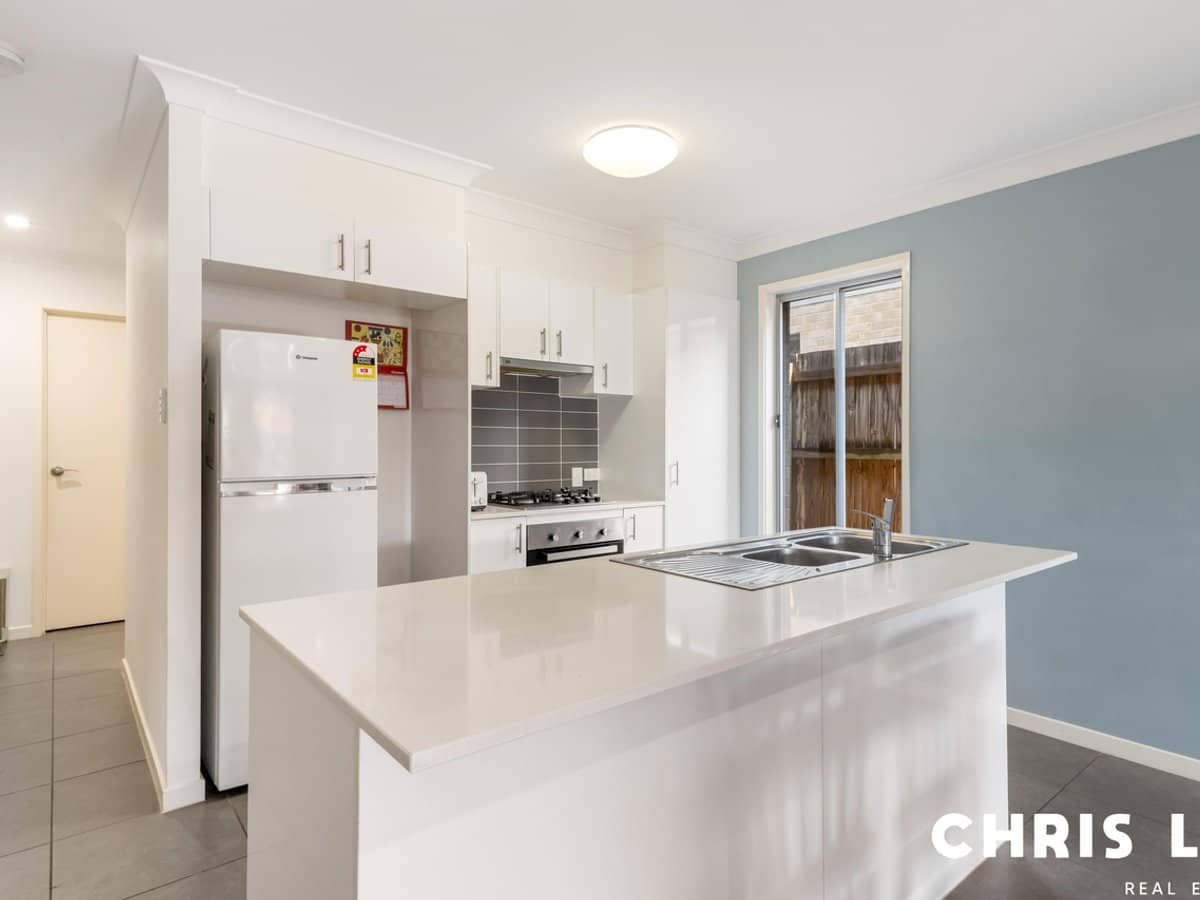 23 Sunstone Court, LOGAN RESERVE - Thumbnail 3