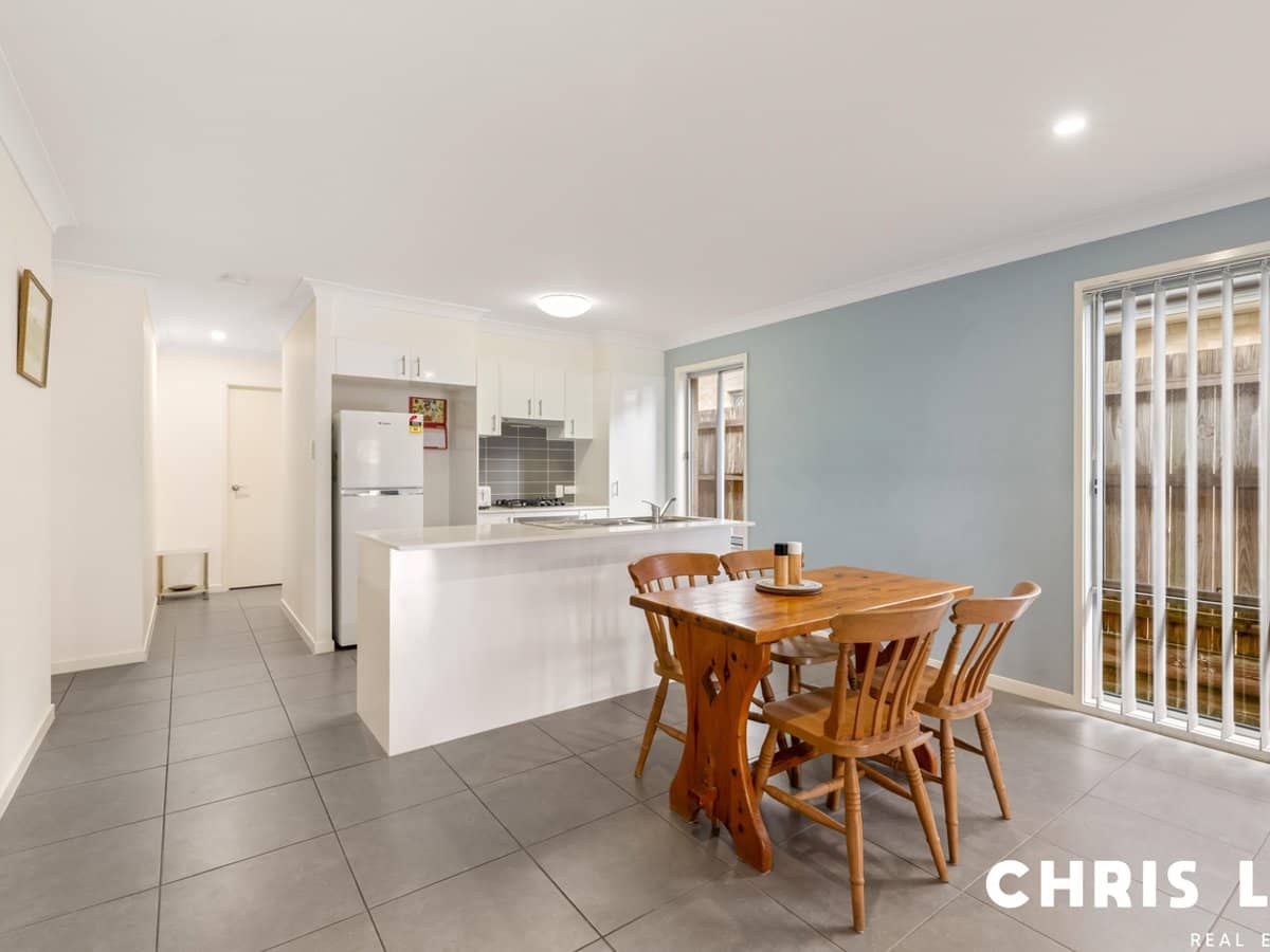 23 Sunstone Court, LOGAN RESERVE - Thumbnail 4