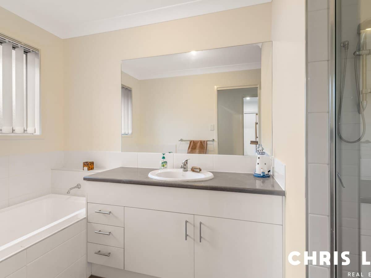 23 Sunstone Court, LOGAN RESERVE - Thumbnail 6