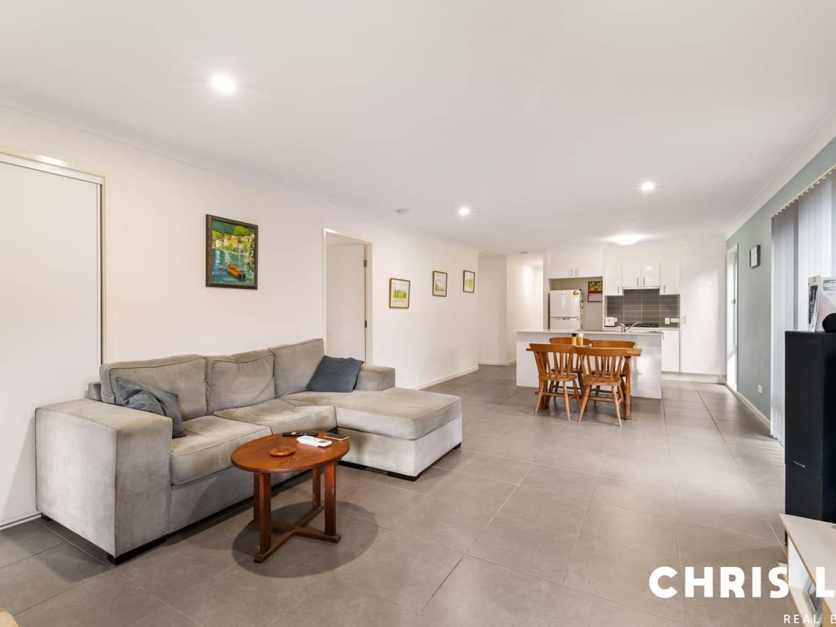 23 Sunstone Court, LOGAN RESERVE - Thumbnail 9