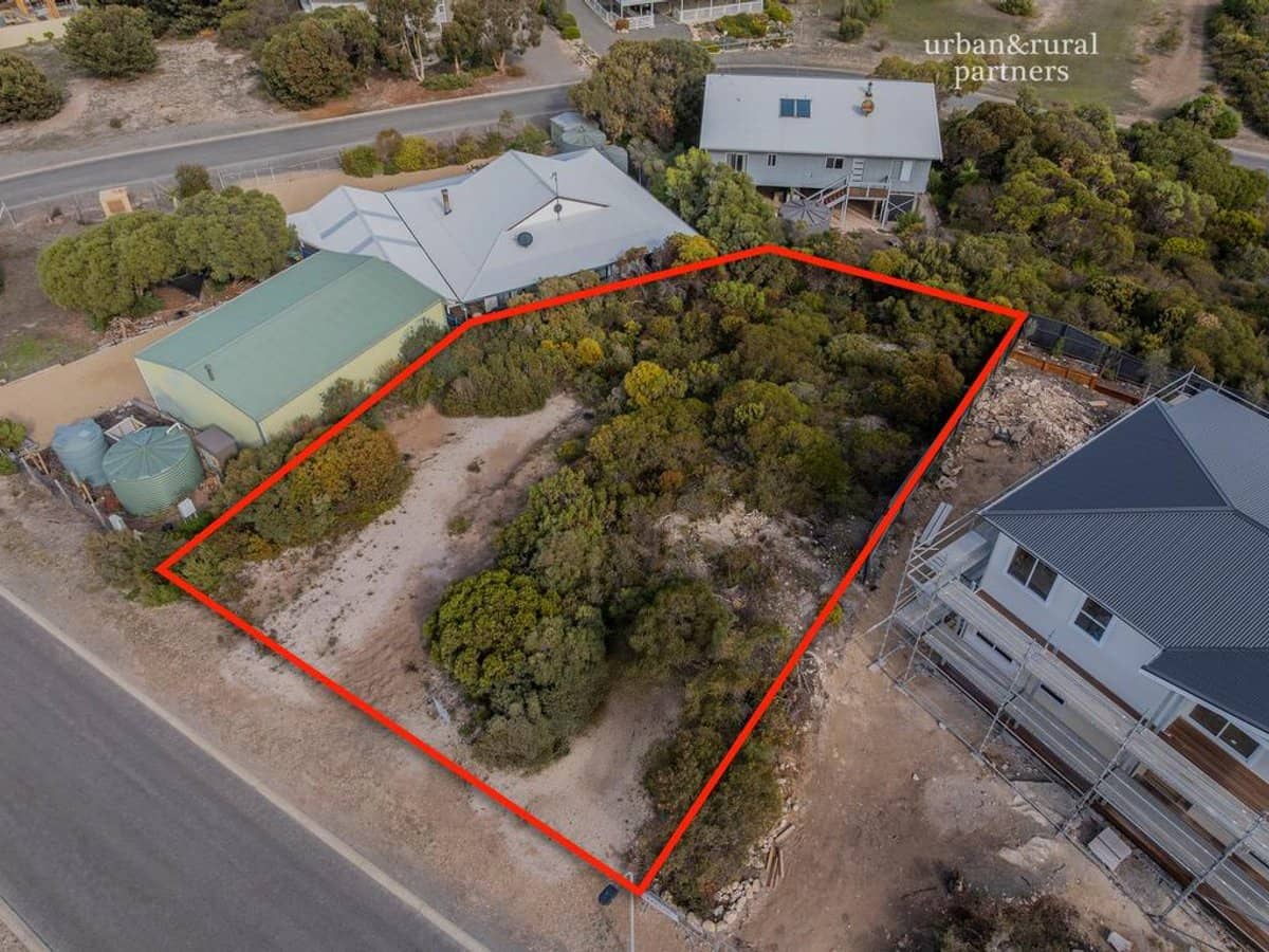 7 Currawong Court, MARION BAY - Thumbnail 2